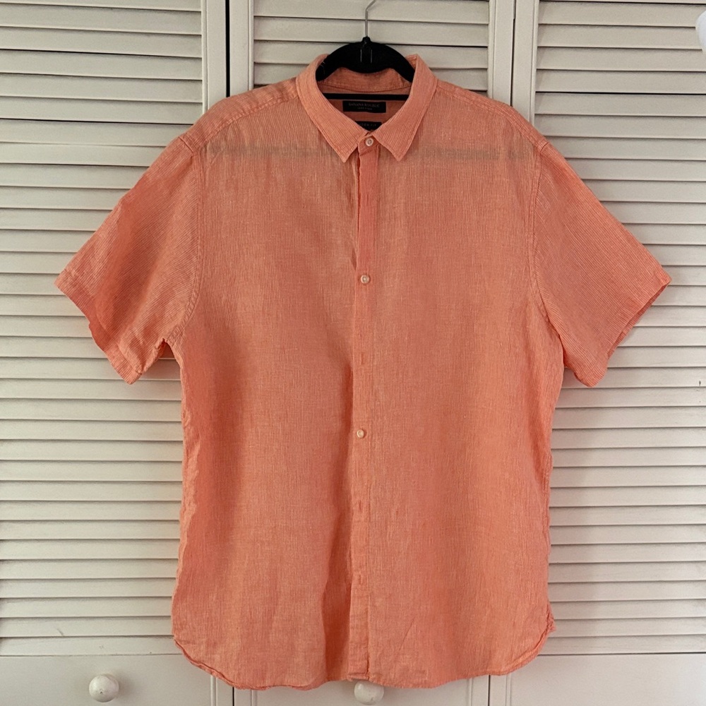 Banana Republic Men's Coral Button Down Shirt
